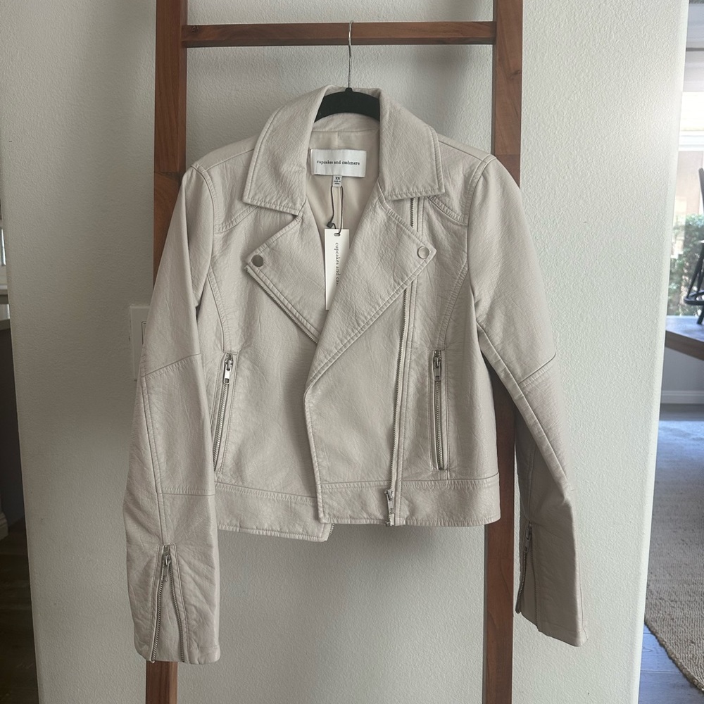 Cupcakes and cashmere NWT vegan leather Moro jacket in cream/taupe